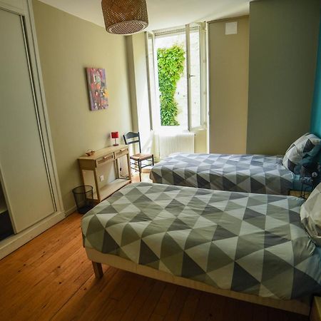 Amani Hostel Ла-Реоль Экстерьер фото