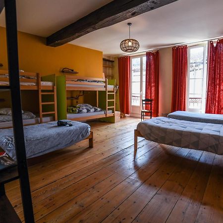 Amani Hostel Ла-Реоль Экстерьер фото
