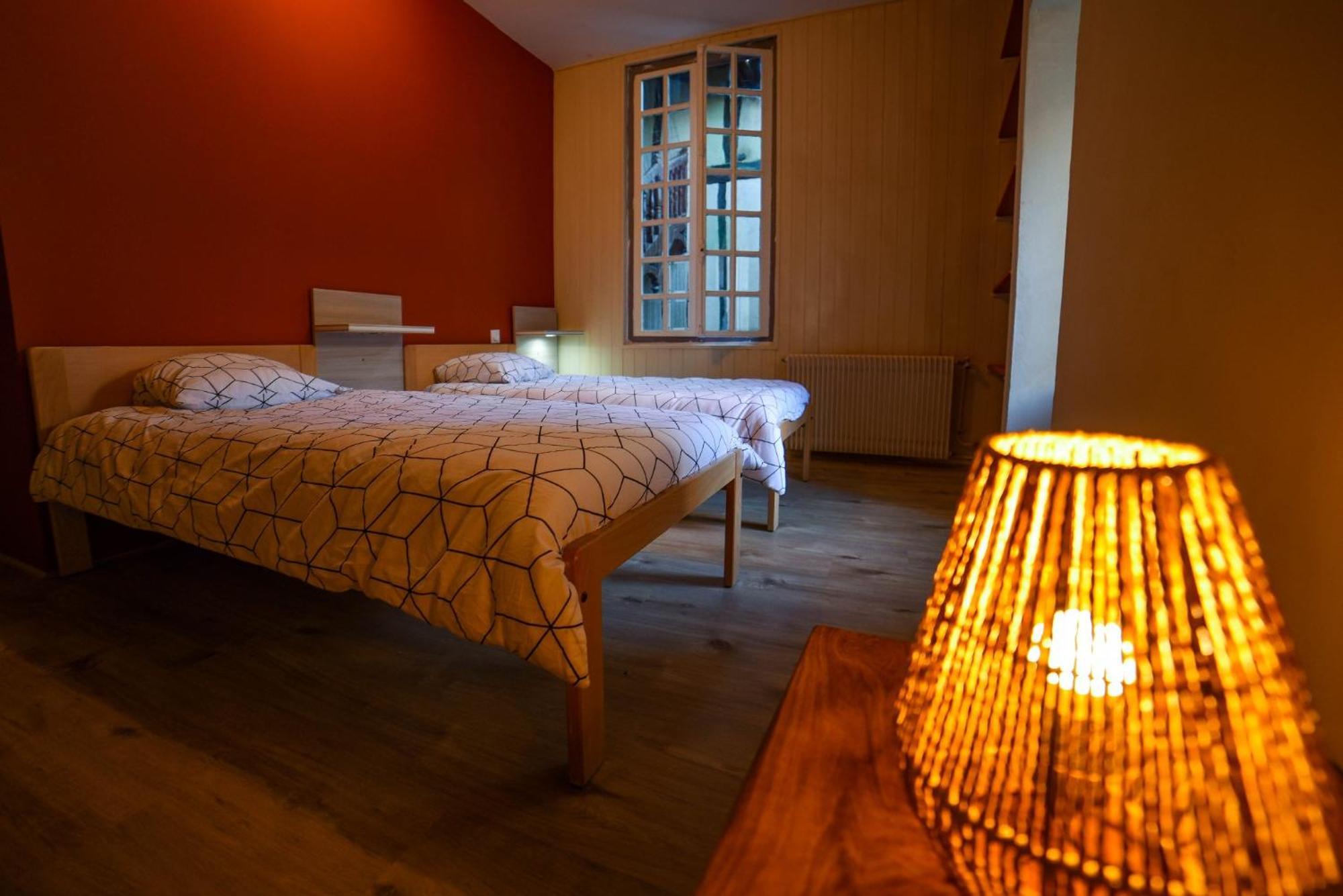Amani Hostel Ла-Реоль Экстерьер фото