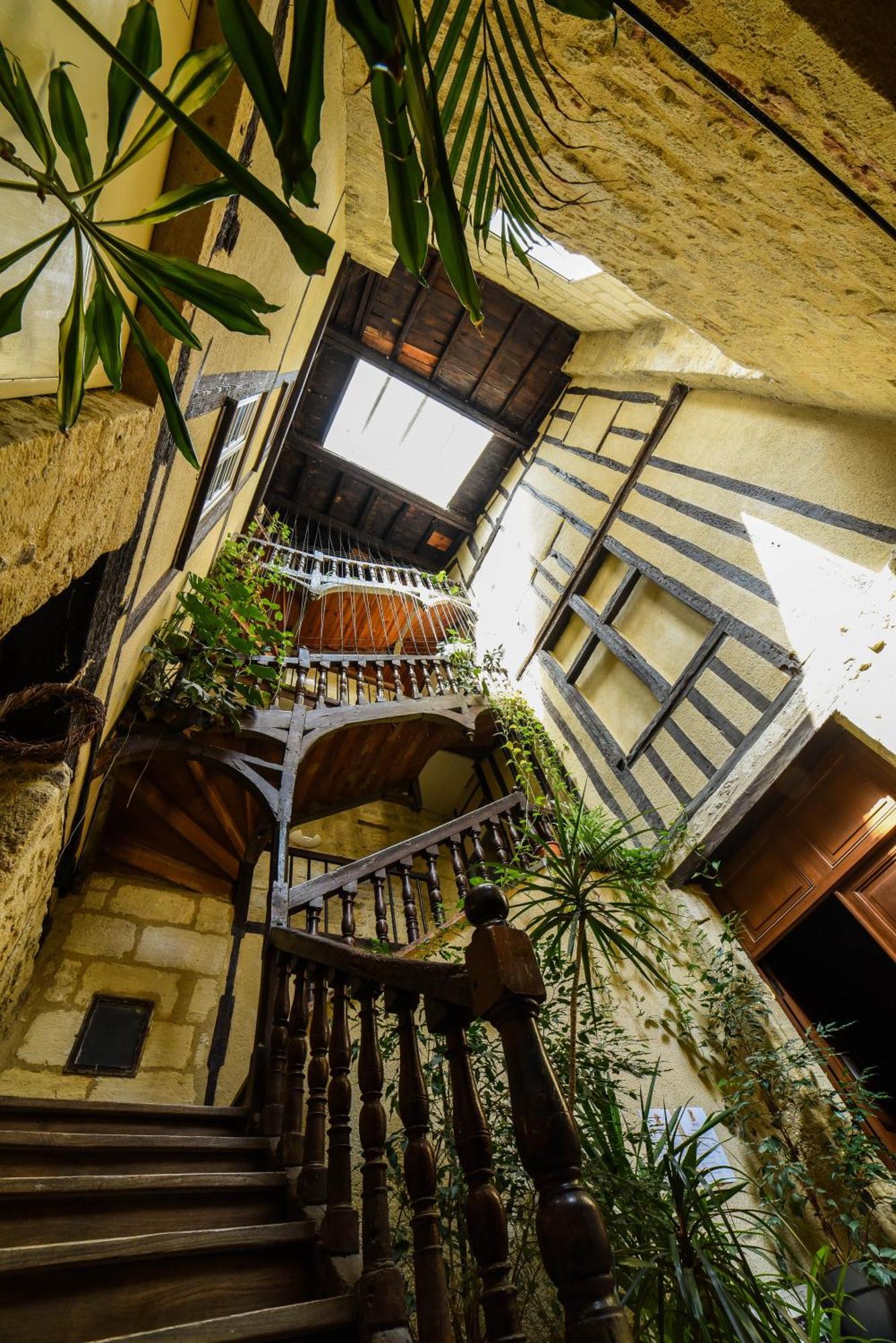 Amani Hostel Ла-Реоль Экстерьер фото