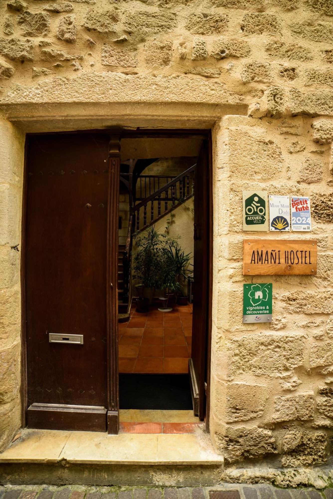 Amani Hostel Ла-Реоль Экстерьер фото